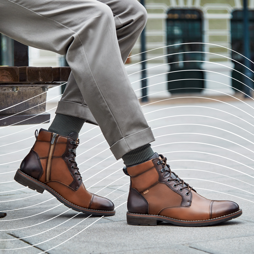 Pikolinos York Boot in Cuero