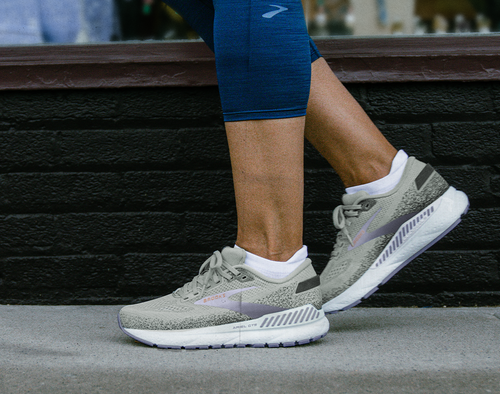 Brooks Ariel GTS 24 in Mercury/Ebony/Sweet Lavender