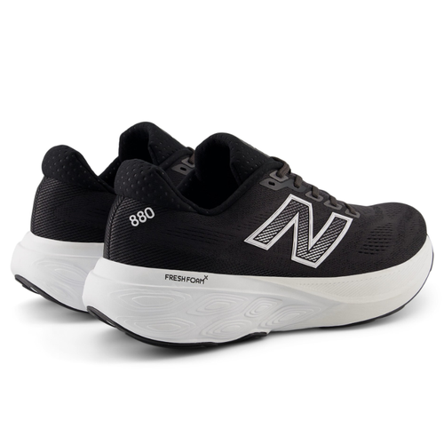 Men’s New Balance Fresh Foam X 880v15 – Black/White/Reflection