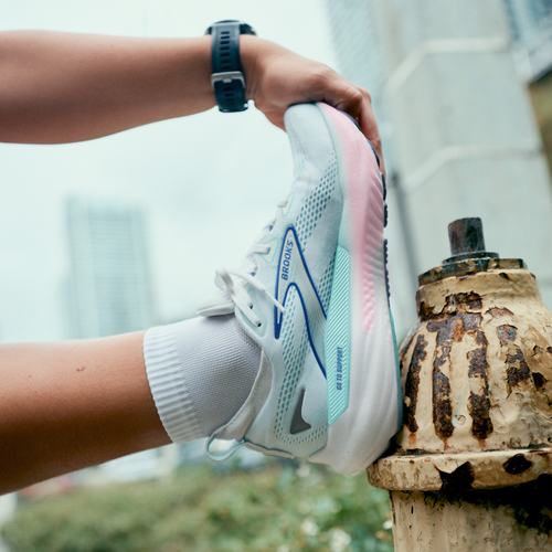 Brooks Glycerin GTS 22 in White/Limpet Shell/Amparo Blue