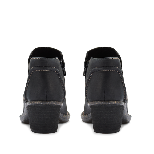 Women's Clarks Kastela Lo - Black Leather