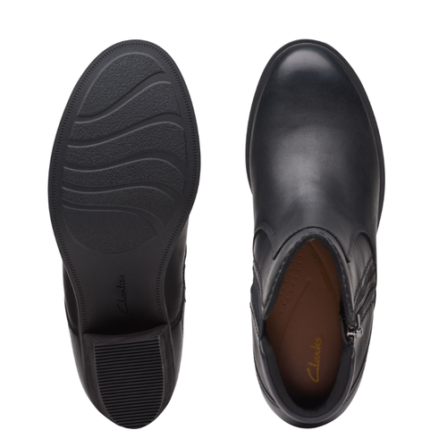 Women's Clarks Neva Zip - Black Leather
