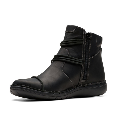 Women's Clarks Un Loop Up - Black Leather