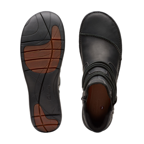 Women's Clarks Un Loop Up - Black Leather
