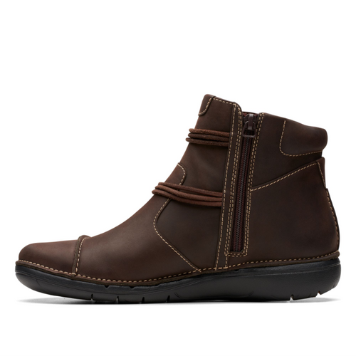 Women's Clarks Un Loop Up - Dark Brown Leather