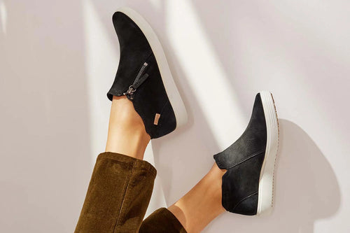 Women's ECCO Soft 7 Low Zip Bootie in Black