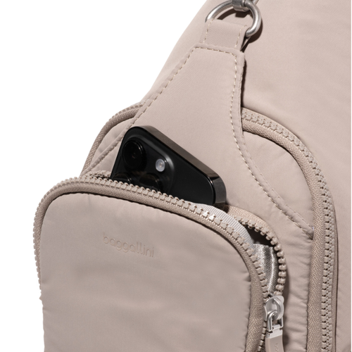 Baggallini Central Park Sling – Moonrock Puff