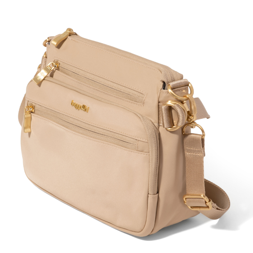 Baggallini Marais Crossbody – Desert Sand Twill