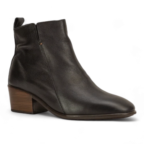 Women's Naot Ethic - Soft Black Leather