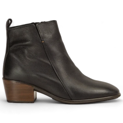 Women's Naot Ethic - Soft Black Leather