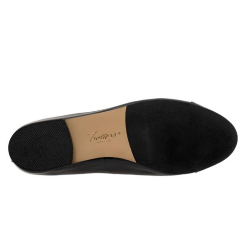 Women's Trotters Clara Ballet Flat - Black with Patent Toe