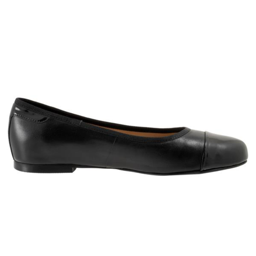 Women's Trotters Clara Ballet Flat - Black with Patent Toe