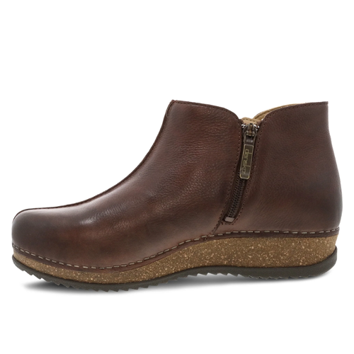 Women’s Dansko Makara – Brown Waxy Milled