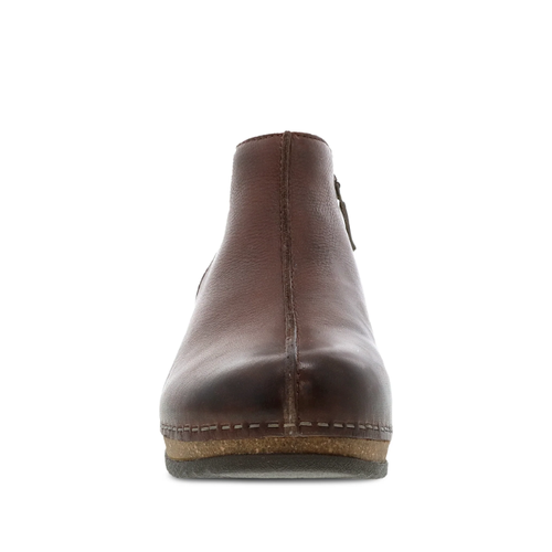 Women’s Dansko Makara – Brown Waxy Milled