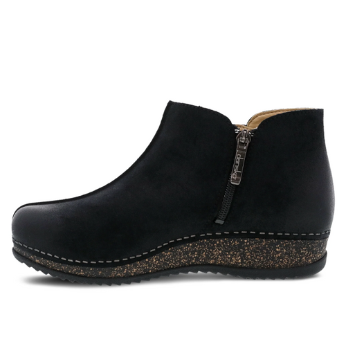 Women’s Dansko Makara – Black Burnished Suede