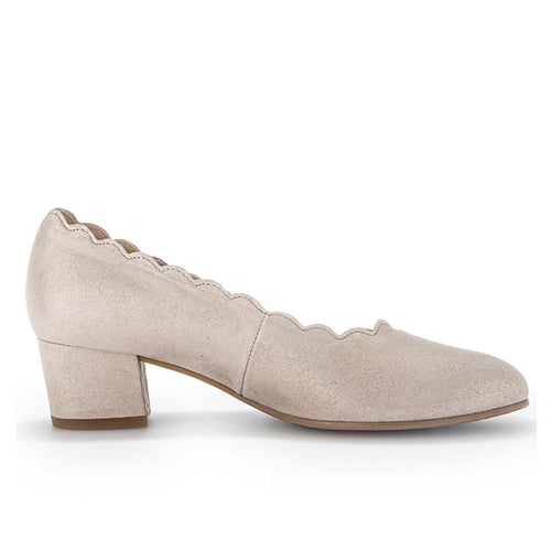 Women's Gabor Scalloped Pump - Muschel