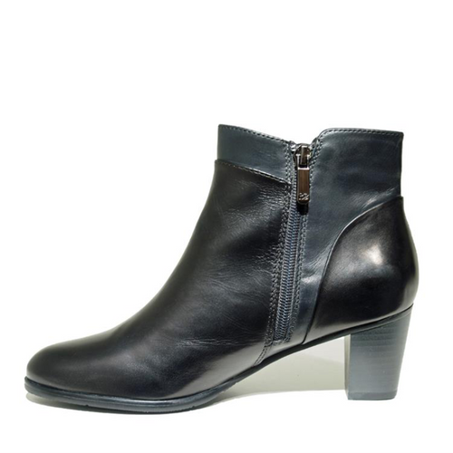 Women’s Regarde Le Ciel Sonia 137 – Black