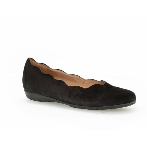 Women's Gabor Scalloped Ballet Flat - Schwarz Women's Gabor Scalloped Ballet Flat - Schwarz