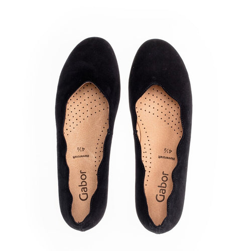 Women's Gabor Scalloped Ballet Flat - Schwarz